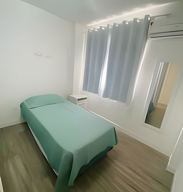 Quadra mar, andar alto, c/ garagem
