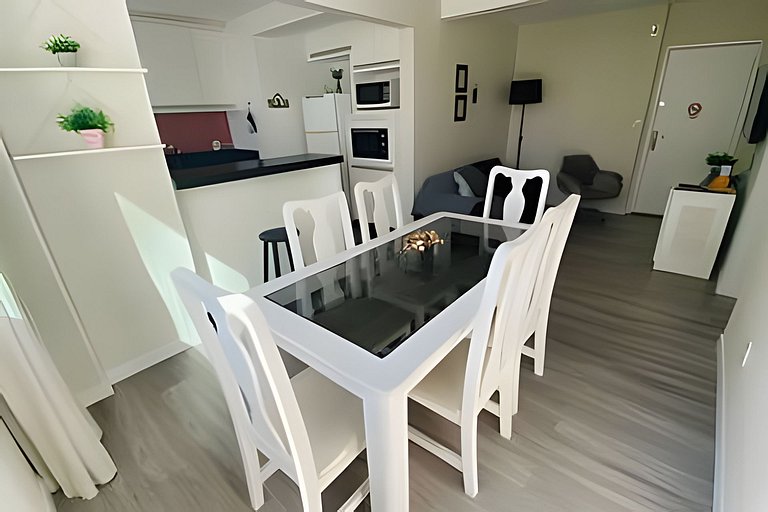 Quadra mar, andar alto, c/ garagem