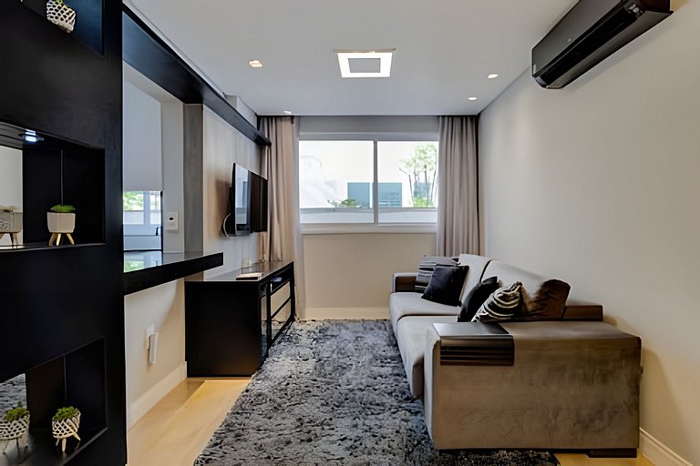 2Q. Luxo com Garagem e a 1 min. a Pé da Praia c/AR