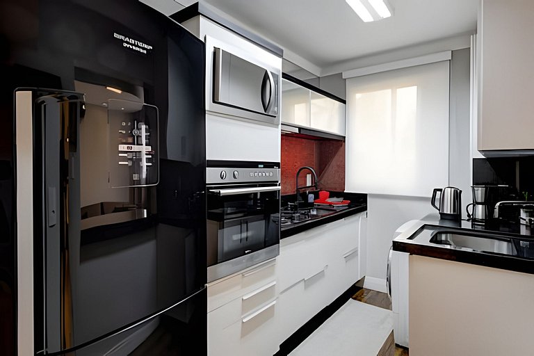2Q. Luxo com Garagem e a 1 min. a Pé da Praia c/AR