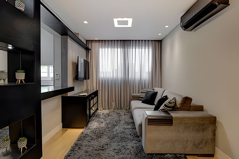 2Q. Luxo com Garagem e a 1 min. a Pé da Praia c/AR