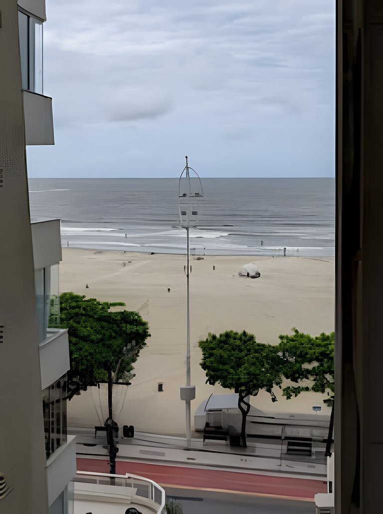 Luxo com Vista mar lateral em todos os cômodos