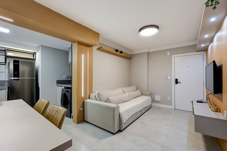 Apto. Luxo com Garagem e a 1 min. a Pé da Praia