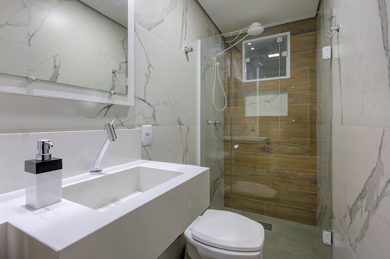 Quadra mar, andar alto, c/ garagem