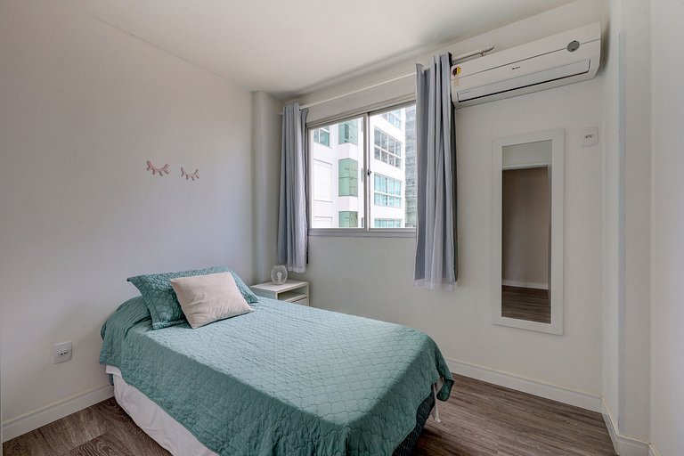 Quadra mar, andar alto, c/ garagem