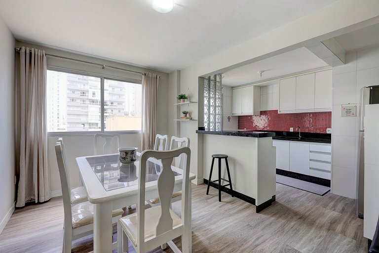 Quadra mar, andar alto, c/ garagem