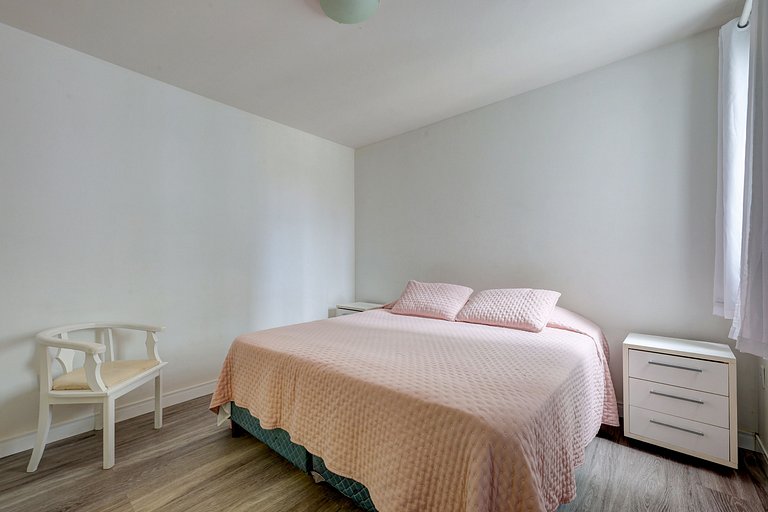 Quadra mar, andar alto, c/ garagem