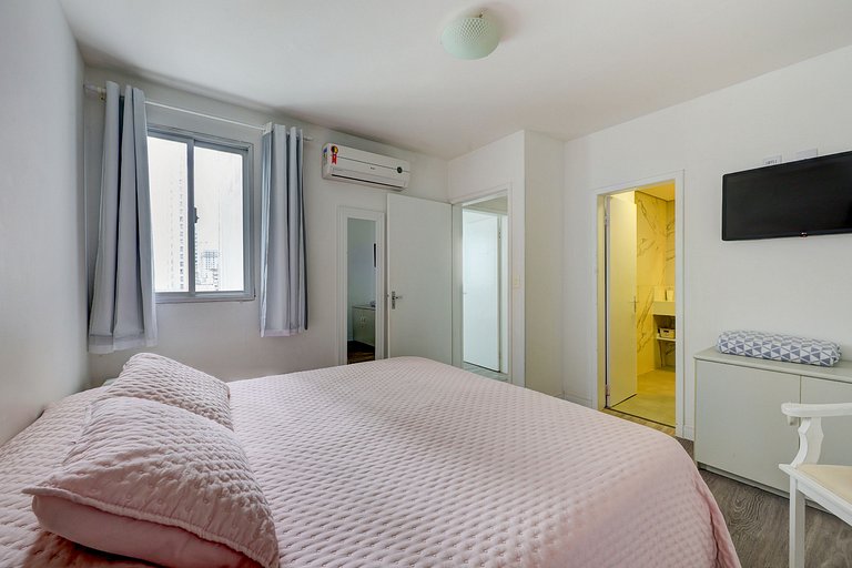 Quadra mar, andar alto, c/ garagem