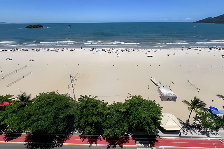 Frente mar, andar alto! Melhor localização de BC!