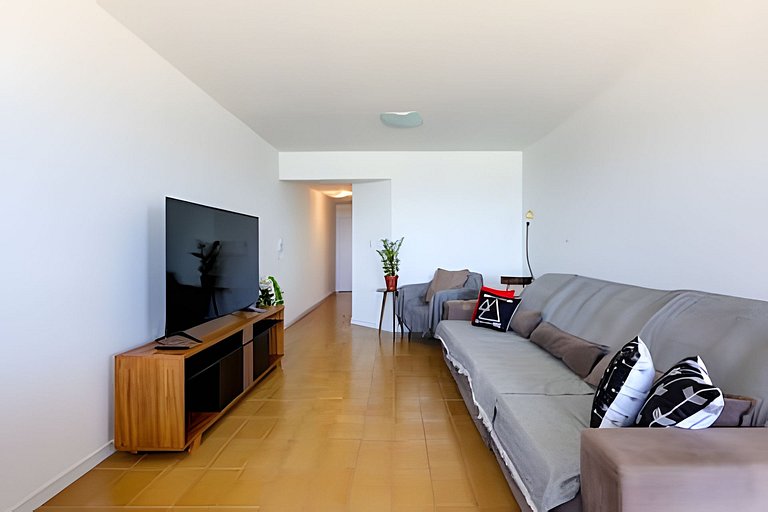 Frente mar, andar alto! Melhor localização de BC!