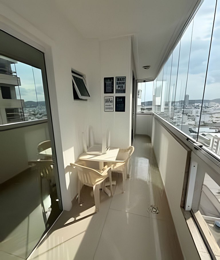 Apartamento 3 suítes Vista do Mar Com 2 Garagem
